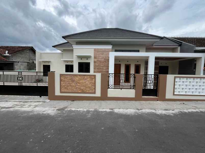 ready jual rumah siap huni megah luas di kalasan jogja