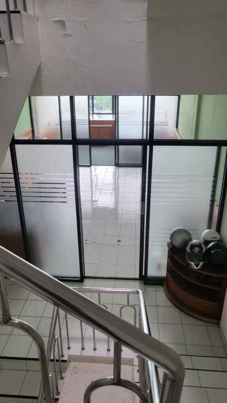 ruko 3 5 lantai lokasi strategis