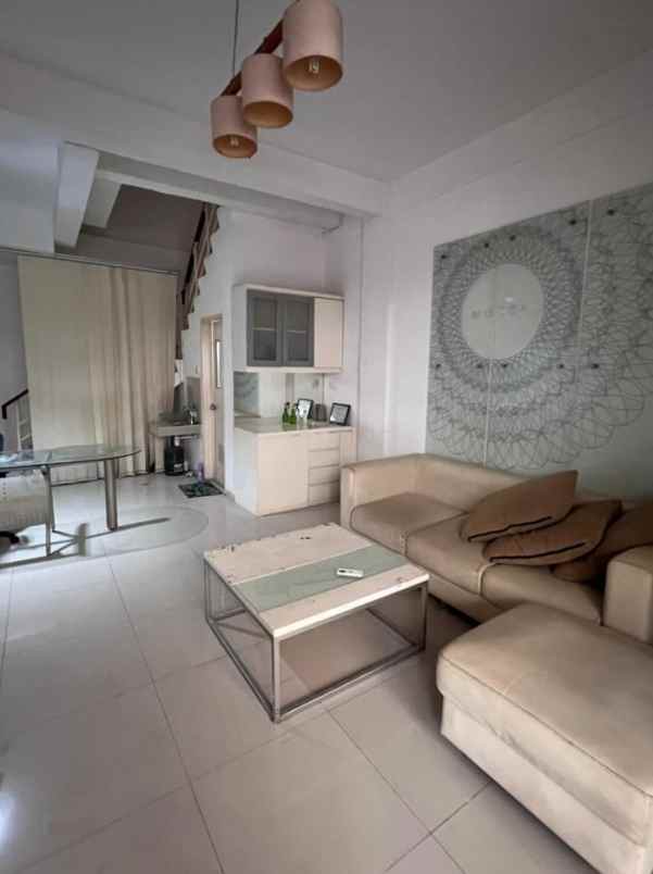 ruko 3 lantai klampis 21 dekat univ narotama