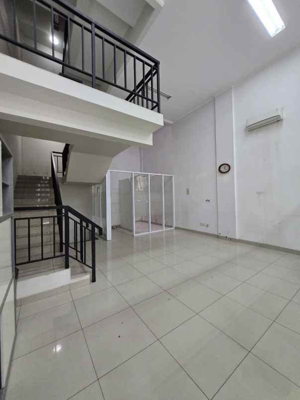 ruko 4 lantai di topaz commercials summarecon bekasi