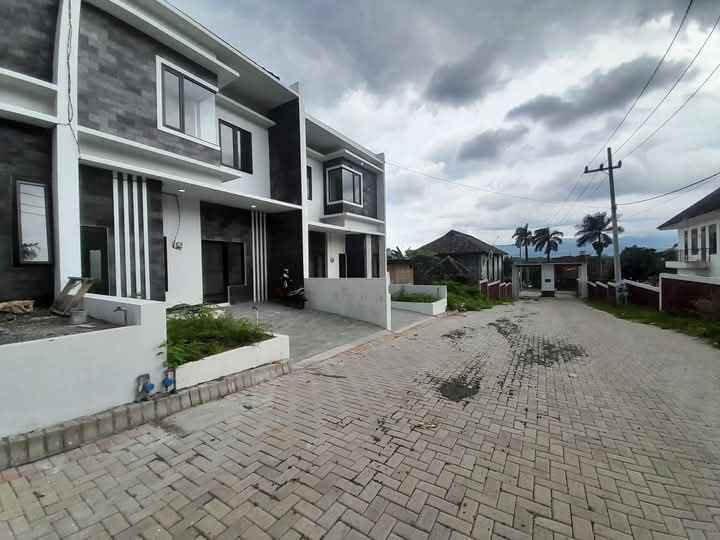 rumah 2 lantai 400 jutaan lokasi di lawang