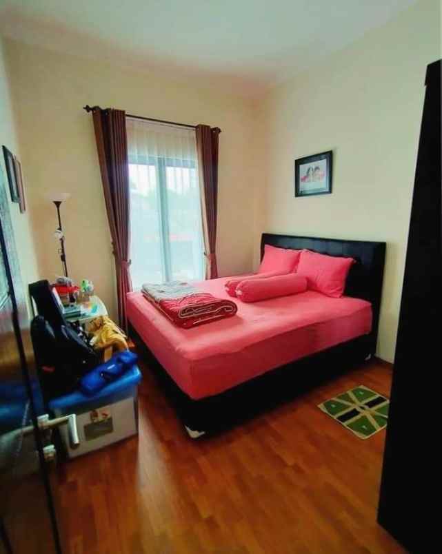 rumah 2 lantai bonus furnished