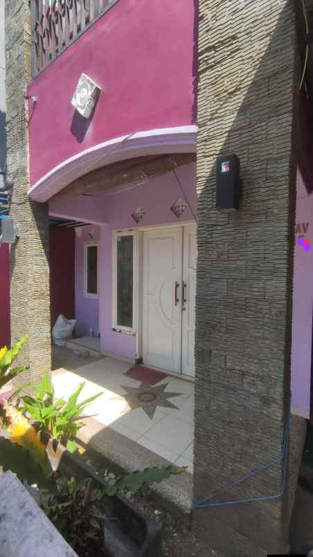 rumah 2 lantai lokasi di sigura gura kota malang