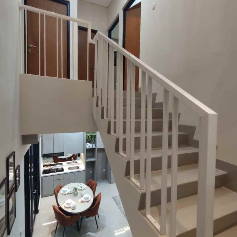 rumah 2 lantai lokasi premium