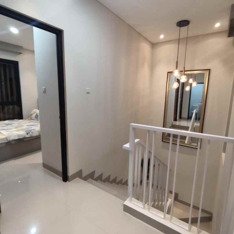 rumah 2 lantai lokasi premium