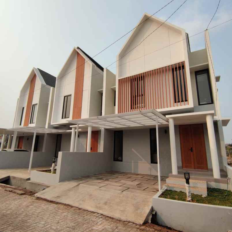 rumah 2 lantai lokasi premium