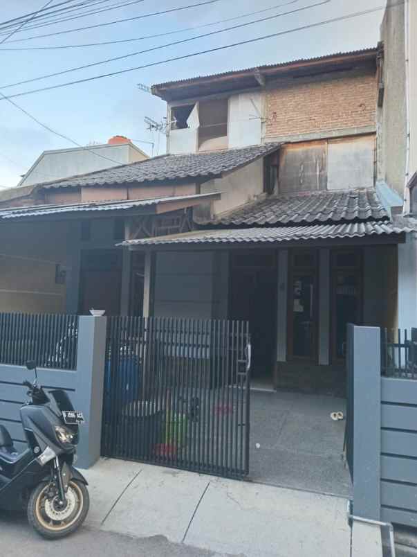 rumah 2 lantai sayap jl purwakarta antapani bandung