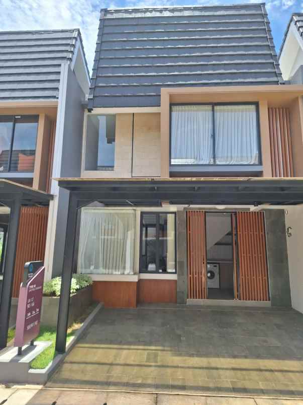 rumah 2 lantai tanpa dp dekat stasiun dan toll serpong