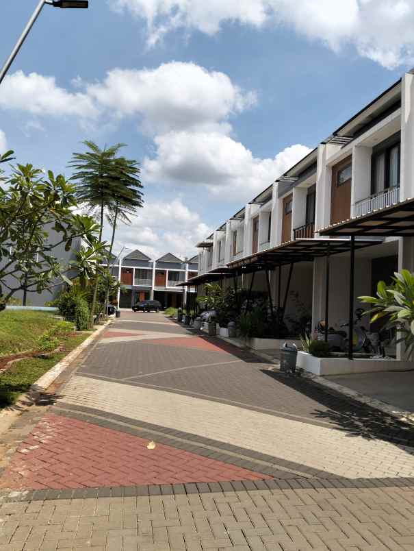 rumah baru 2 lantai di pamulang