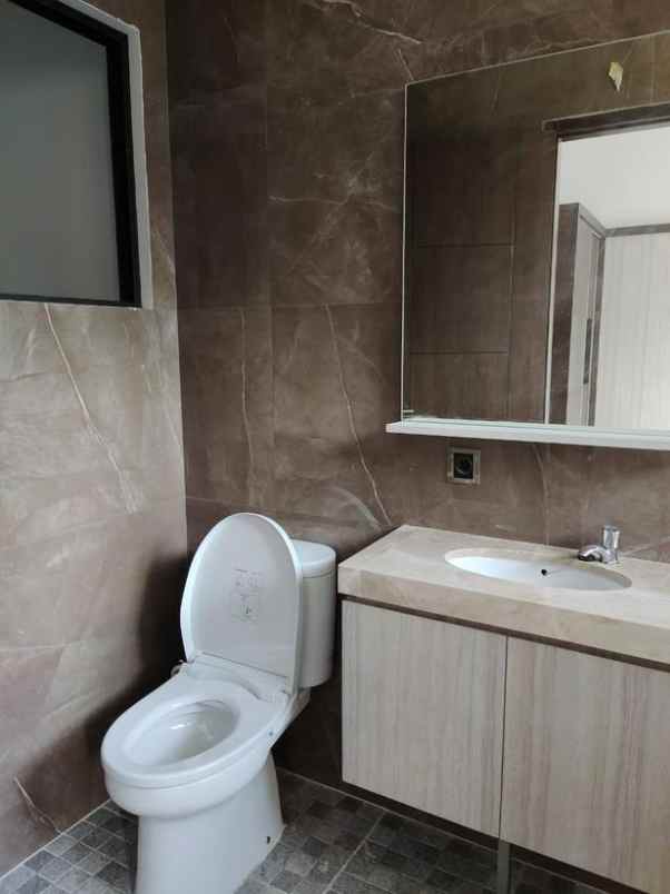 rumah baru 2 lantai siap huni di pasteur dekat tol