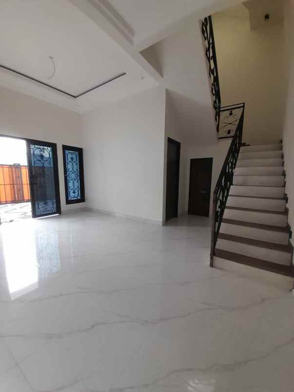 rumah baru dalam cluster di cilangkap cipayung jaktim