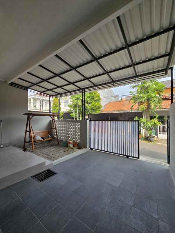 rumah baru fully renovasi di billymoon pondok kelapa