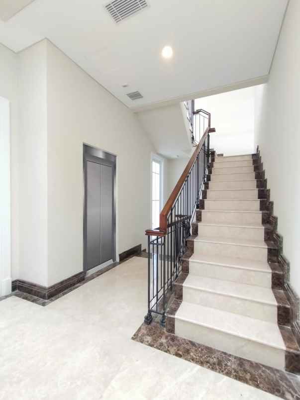 rumah baru jakarta selatan kebayoran