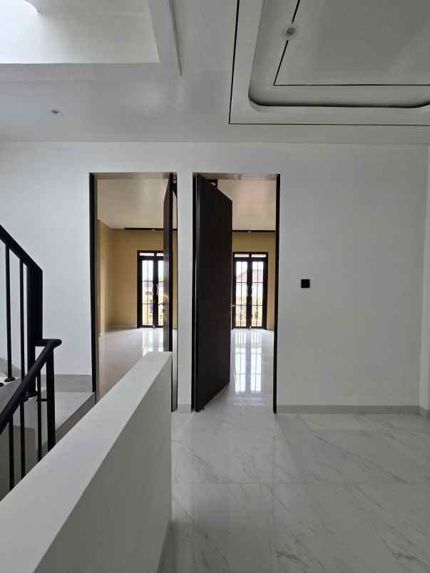 rumah baru non cluster plus rooftop di cipinang jaktim