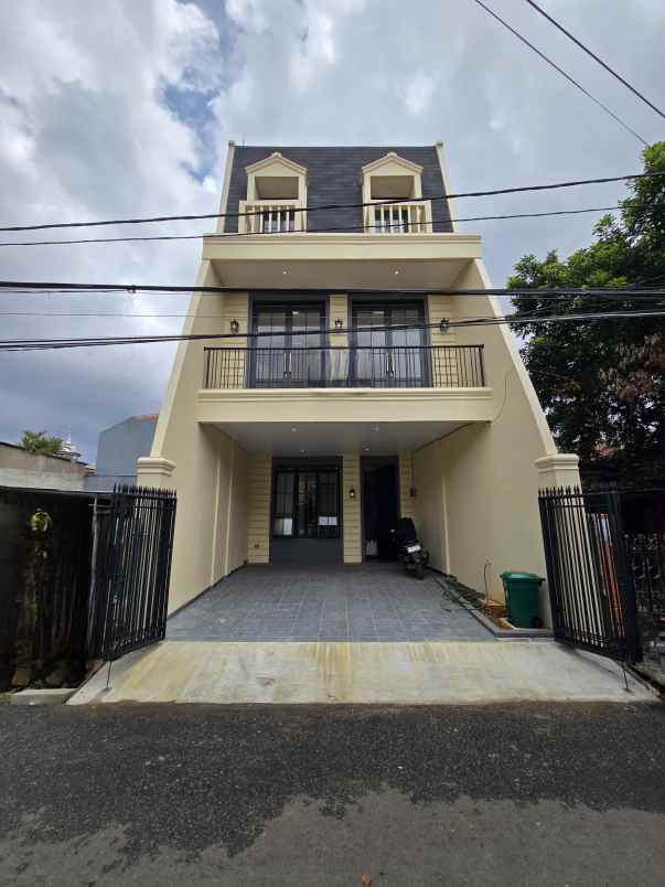 rumah baru non cluster plus rooftop di cipinang jaktim