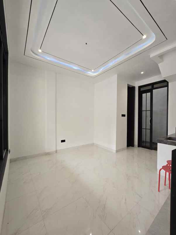 rumah baru non cluster plus rooftop di cipinang jaktim