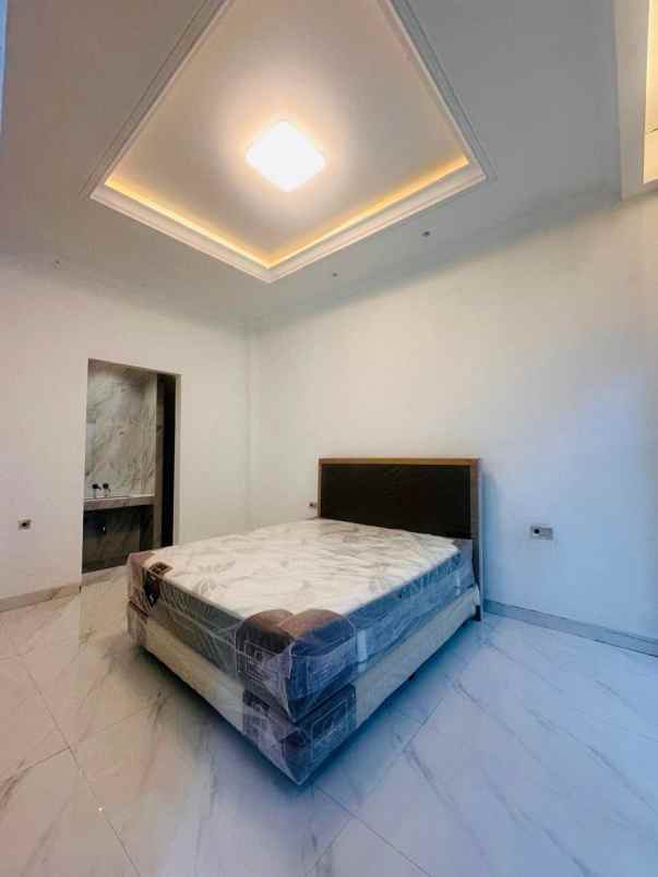 rumah cantik 2 lantai di godean km 7