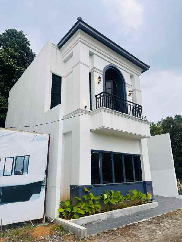 rumah cantik 2 lantai di godean km 7
