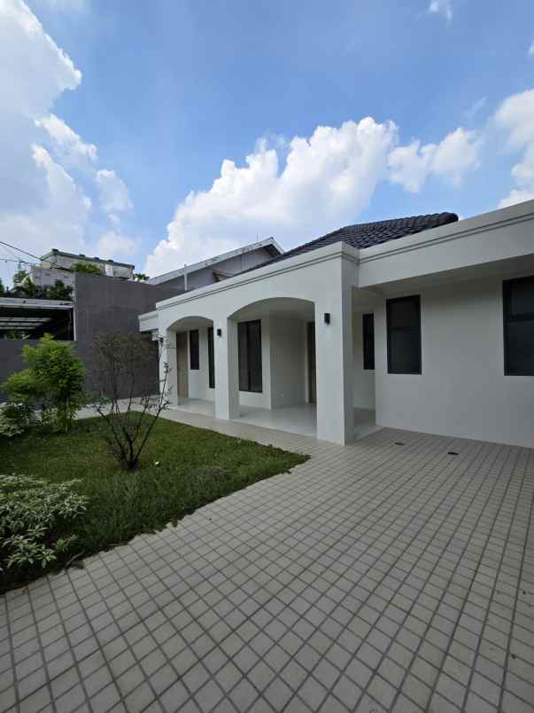 rumah cantik dalam komplek cipinang elok jaktim