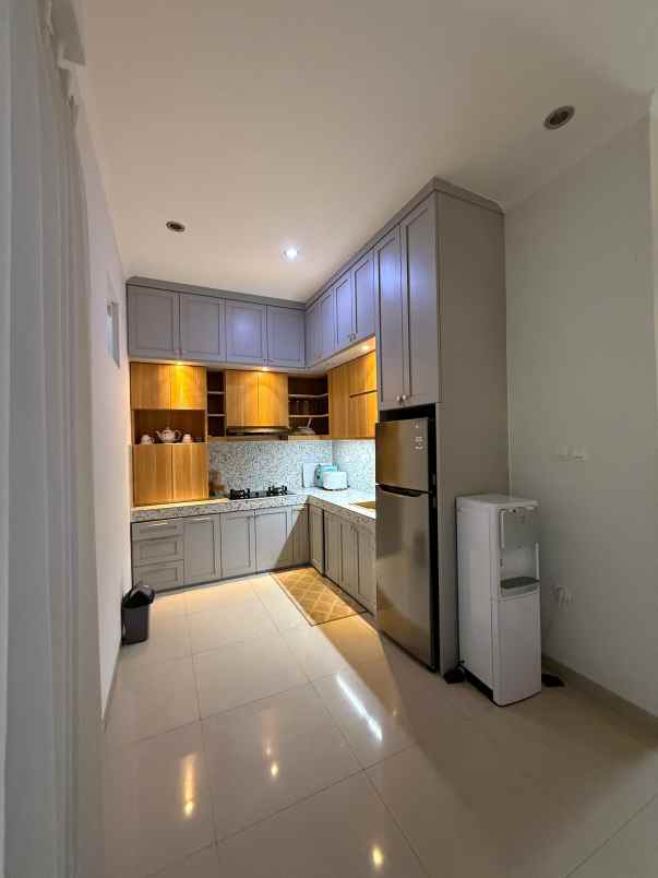 rumah cantik komplek sariwangi semi furnished