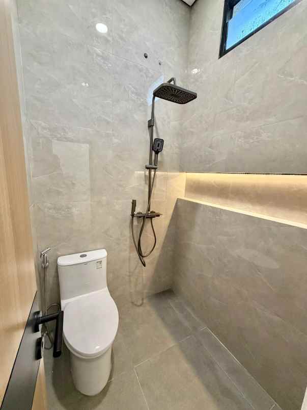 rumah cantik siap huni di jagakarsa jakarta selatan