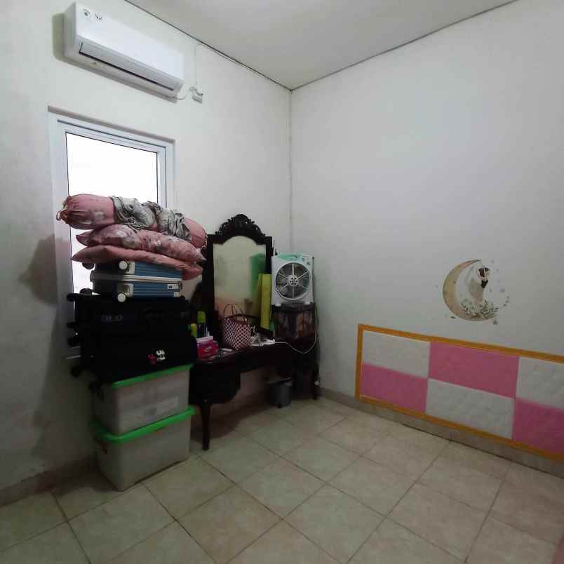 rumah cantik strategis di cluster golden city sepatan