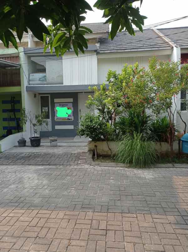 rumah cantik strategis di cluster golden city sepatan