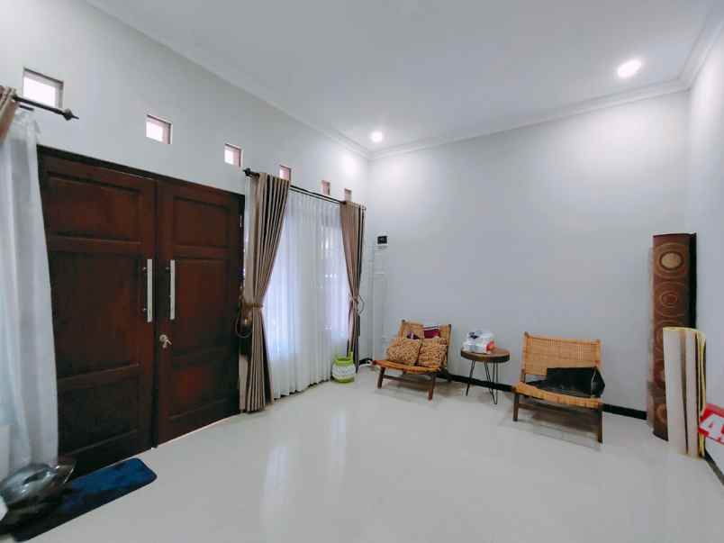 rumah condongcatur