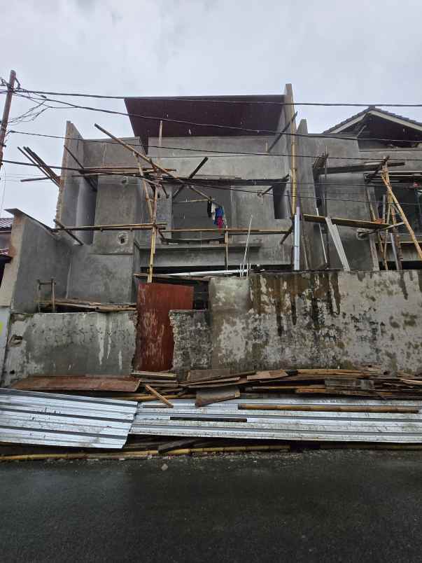 rumah dijual di komplek rawamangun jakarta timur