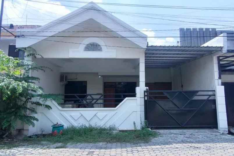 rumah disewakan taman pondok indah surabaya barat