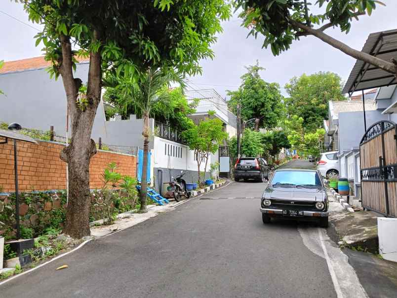 rumah dua lantai siap huni manyaran kalibanteng