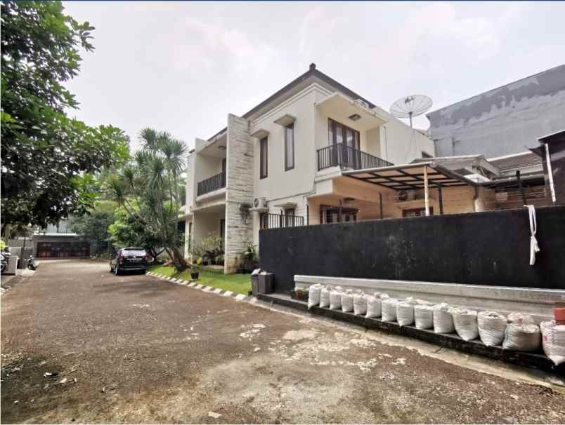 rumah exclusive murah strategis jakarta selatan