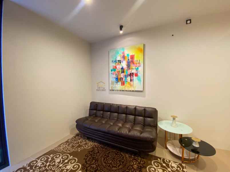 rumah full furnished 2 lantai 7 menit kampus upn jogja