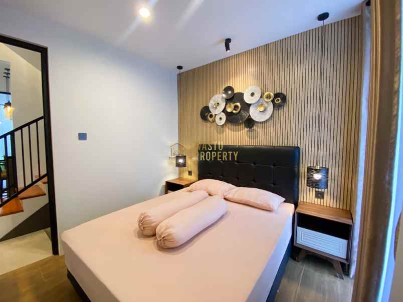 rumah full furnished 2 lantai 7 menit kampus upn jogja