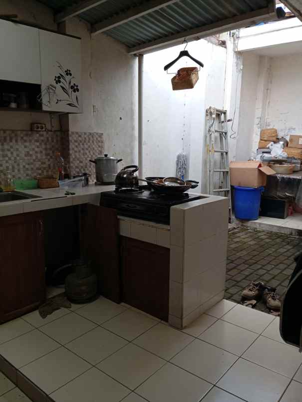 rumah gang cipedes bandung 10 menit mall pvj bandung