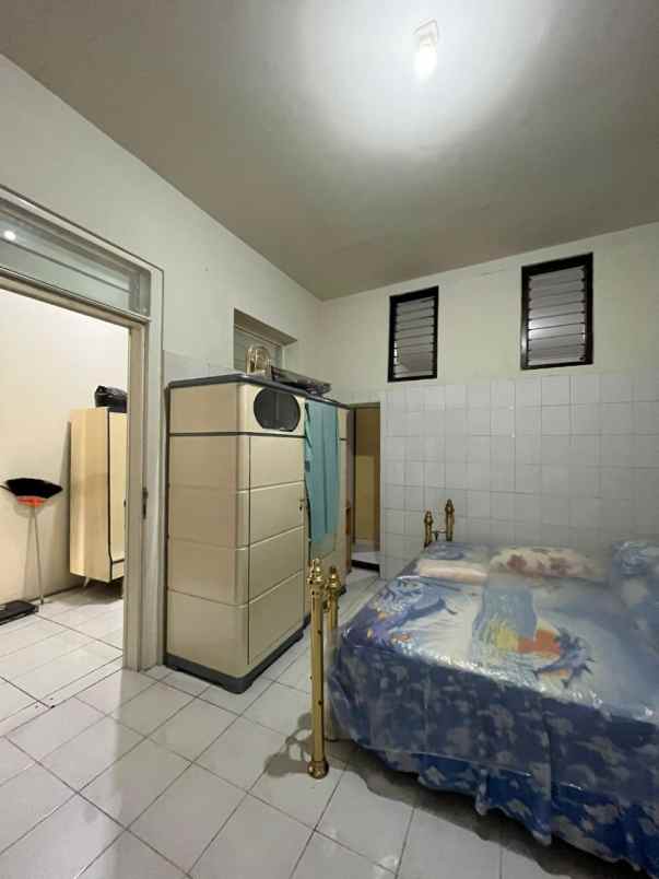 rumah gembong sawah barat selangkah ke pasar kapasan