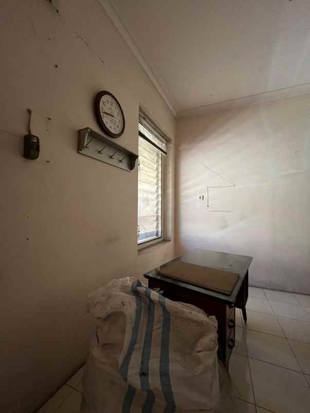 rumah gembong sawah barat selangkah ke pasar kapasan