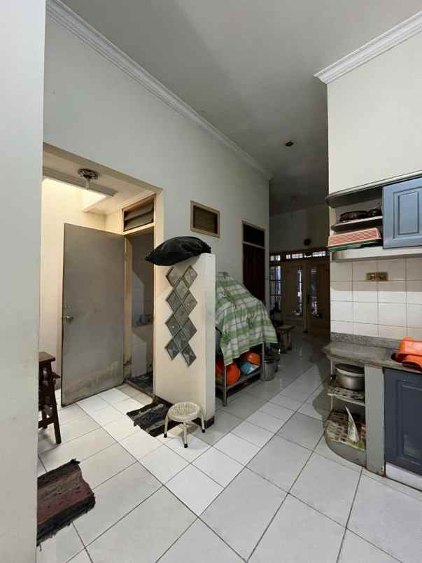 rumah gembong sawah barat selangkah ke pasar kapasan