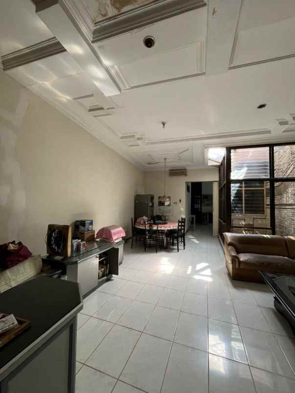 rumah gembong sawah barat selangkah ke pasar kapasan