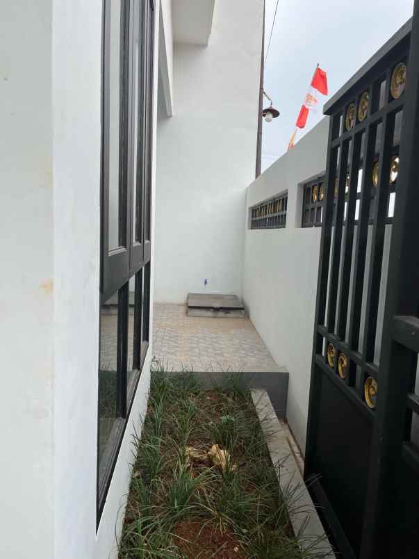 rumah hook 2 lantai rangkapan jaya depok