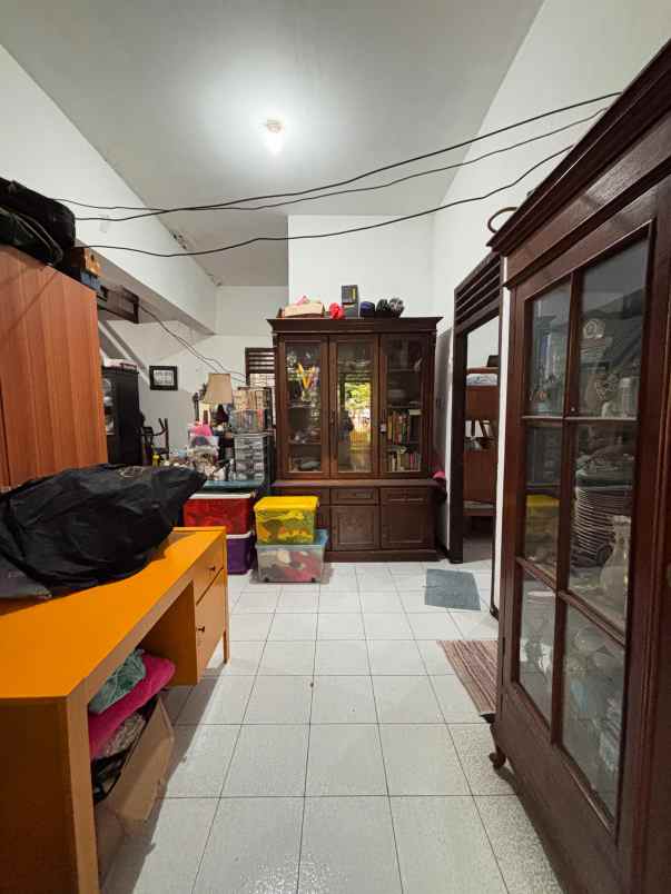 rumah hook depan taman dijual di bukit pamulang indah