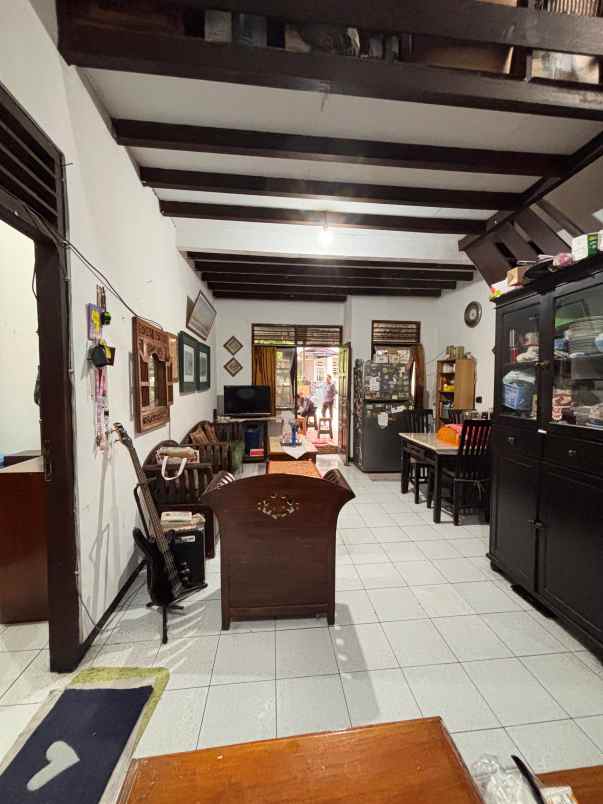 rumah hook depan taman dijual di bukit pamulang indah