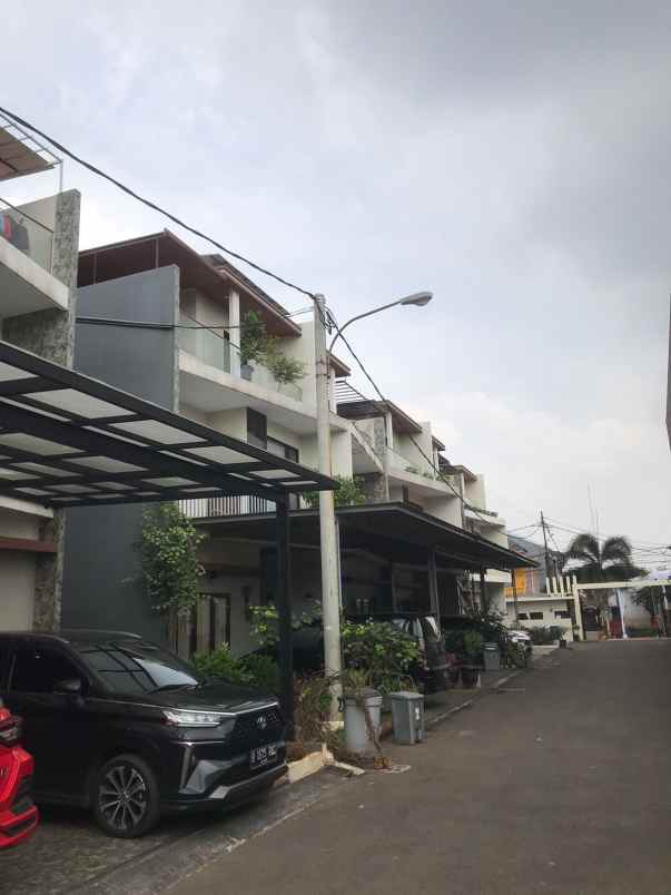 rumah idaman 3 lt carport 2 rooftoop