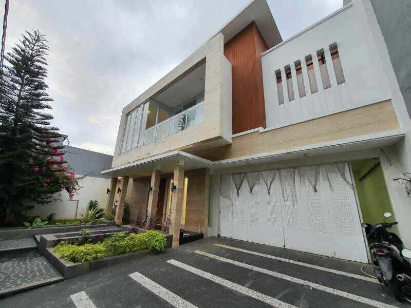 Rumah Baru Mewah Dalam Perumahan Di Kemang Cilandak Jakarta Selatan
