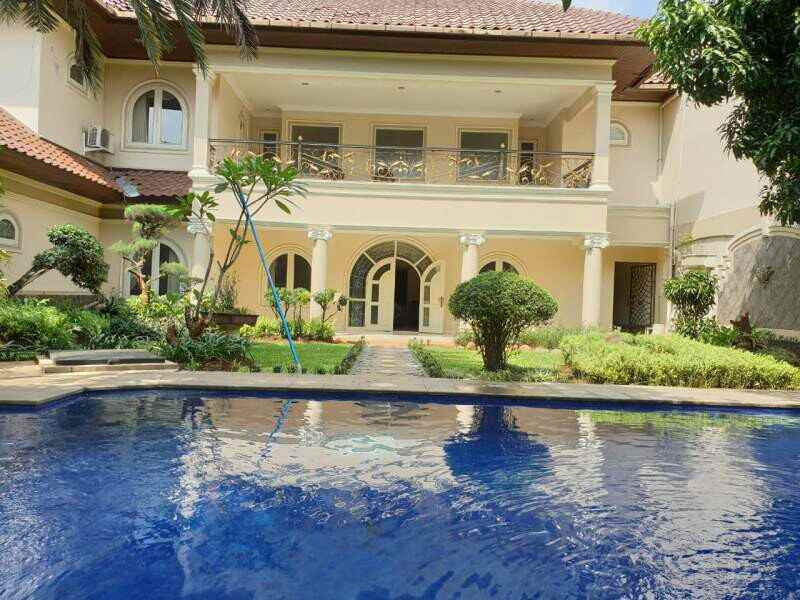 Rumah Mewah Classic Eropa Di Kemang Timur Jakarta Selatan