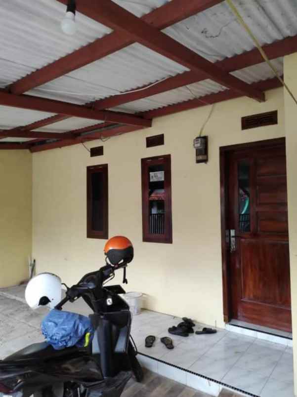 rumah jln perum arumsari talun