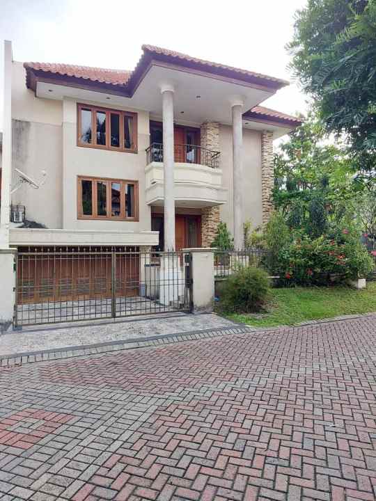 rumah kawasan elit graha family siap huni