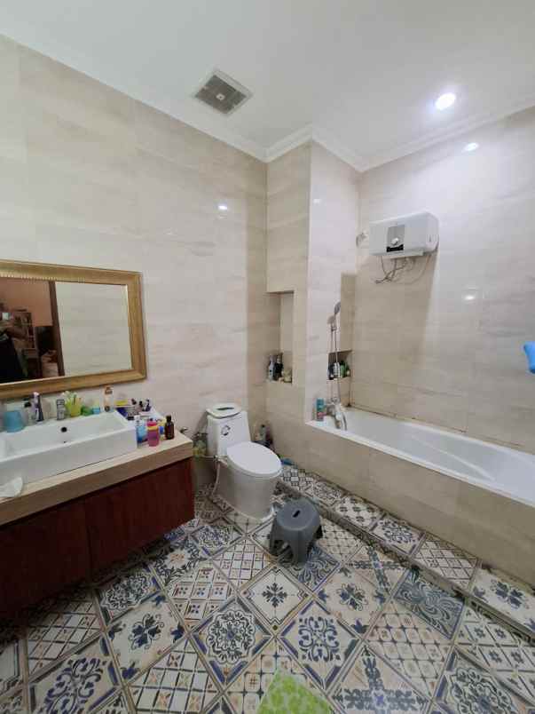 rumah kebonsari elveka jambangan surabaya