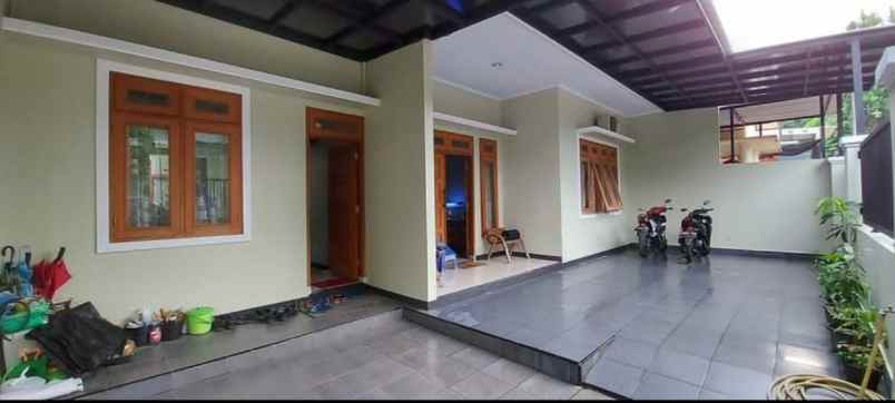 rumah komplek jatisari jatiasih kota bekasi