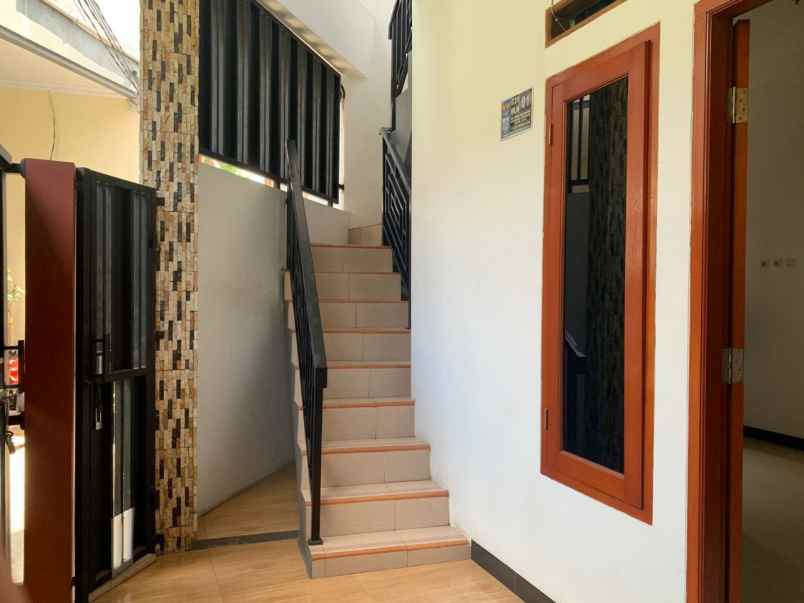 rumah kos 2 lantai rooftop dijual murah jakarta timur